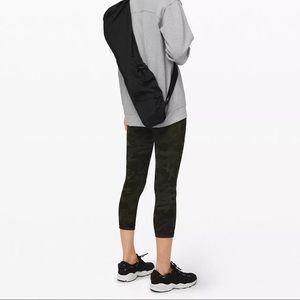 Lululemon The Yoga Mat Bag 16L in Black